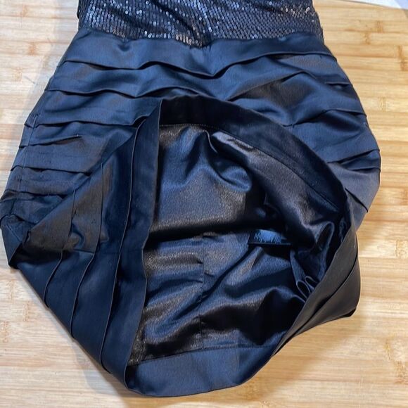 Express sequins detail black dress - Picture 6 of 10